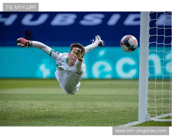 法甲球星指导盲人足球训练，公益行动暖人心